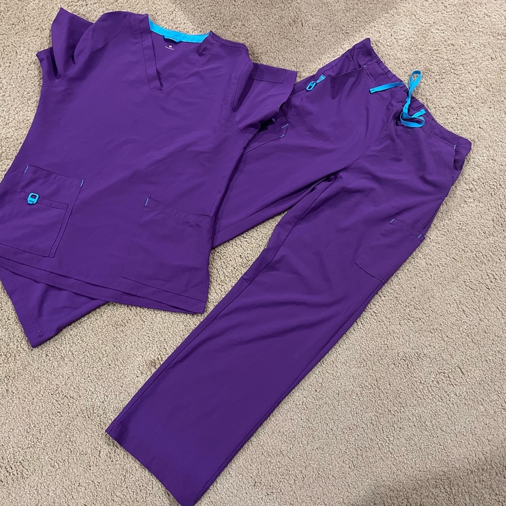Purple Carhartt Medium Scrubs Set